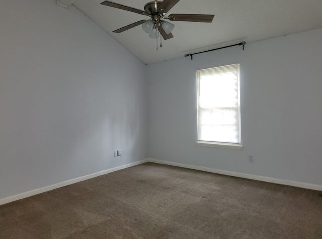 250 Sanders Ferry Rd Apt 49, Hendersonville, TN 37075