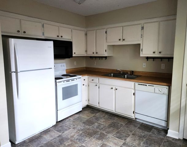 250 Sanders Ferry Rd Apt 49, Hendersonville, TN 37075