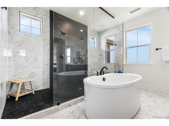 6638 S White Crow Ct, Aurora, CO 80016