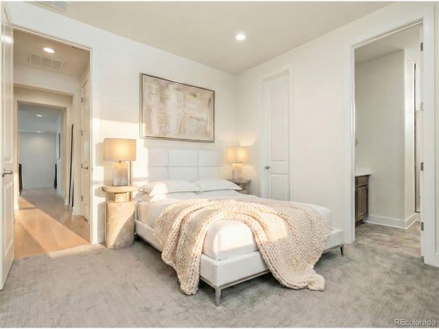 6638 S White Crow Ct, Aurora, CO 80016