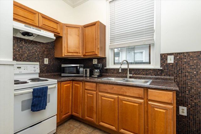 1462 CARR AVE, Memphis, TN 38104