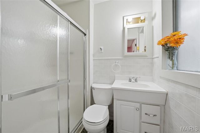 2633 Hadden Drive, St Louis, MO 63136