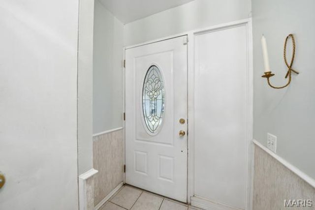 2633 Hadden Drive, St Louis, MO 63136