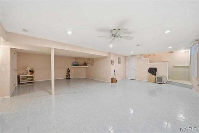 2633 Hadden Drive, St Louis, MO 63136