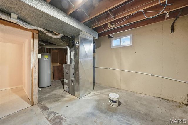 2633 Hadden Drive, St Louis, MO 63136