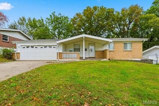 2633 Hadden Drive, St Louis, MO 63136
