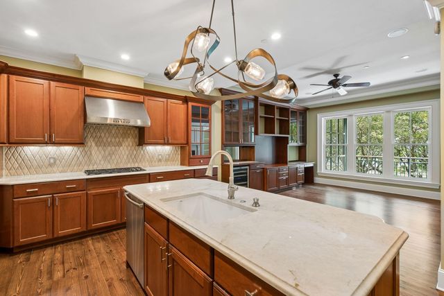 36 Prioleau O, Charleston, SC 29401
