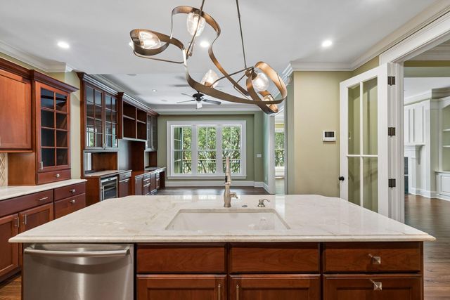 36 Prioleau O, Charleston, SC 29401