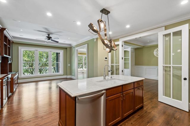36 Prioleau O, Charleston, SC 29401
