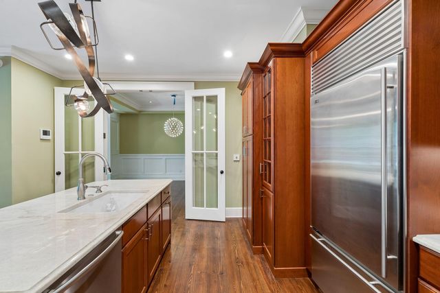 36 Prioleau O, Charleston, SC 29401