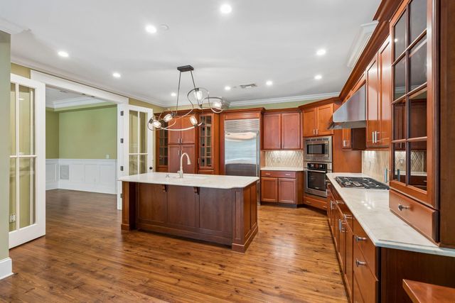 36 Prioleau O, Charleston, SC 29401