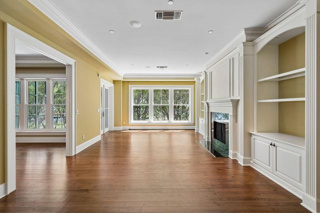 36 Prioleau O, Charleston, SC 29401