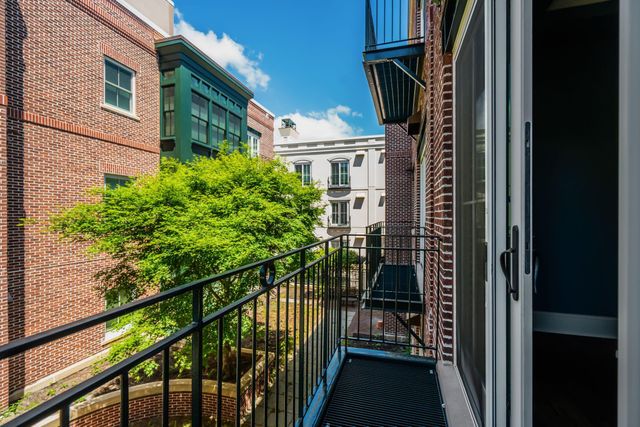 36 Prioleau O, Charleston, SC 29401