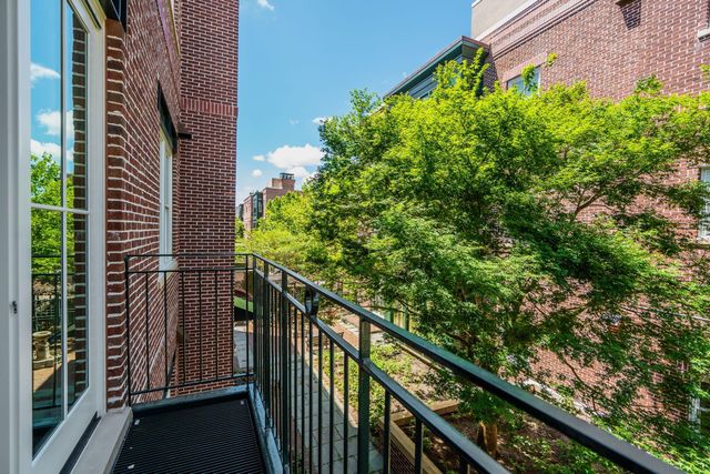 36 Prioleau O, Charleston, SC 29401