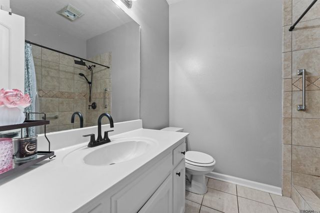 11328 Shelly St, St Amant, LA 70774