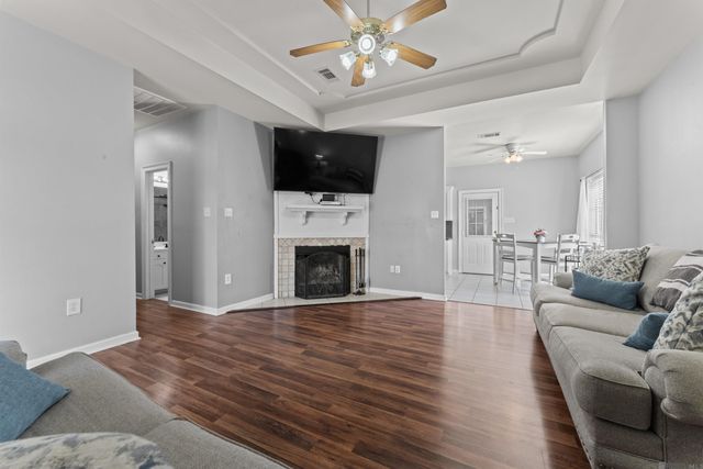 11328 Shelly St, St Amant, LA 70774