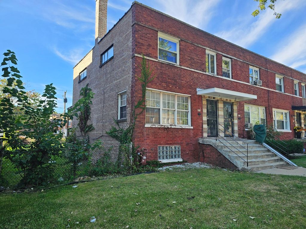 8610 S Ingleside Avenue, Chicago, IL 60619