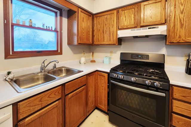 3093 Fairhaven Circle, Crown Point, IN 46307