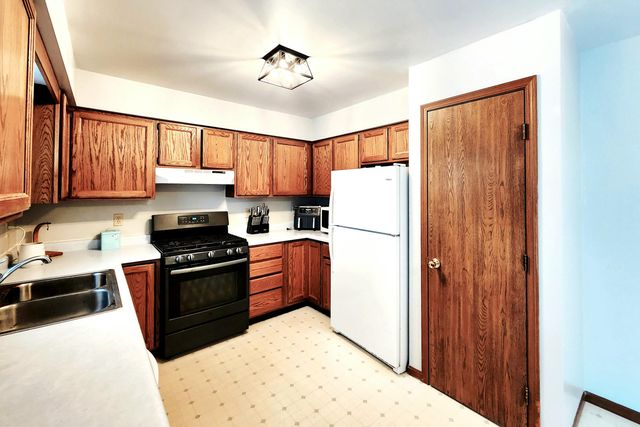 3093 Fairhaven Circle, Crown Point, IN 46307