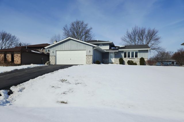 3093 Fairhaven Circle, Crown Point, IN 46307