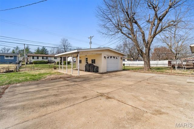 770 Kostka Lane, Florissant, MO 63031