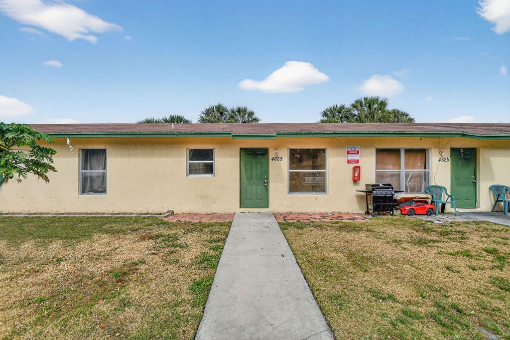 4817 Serafica Drive, Lake Worth, FL 33461