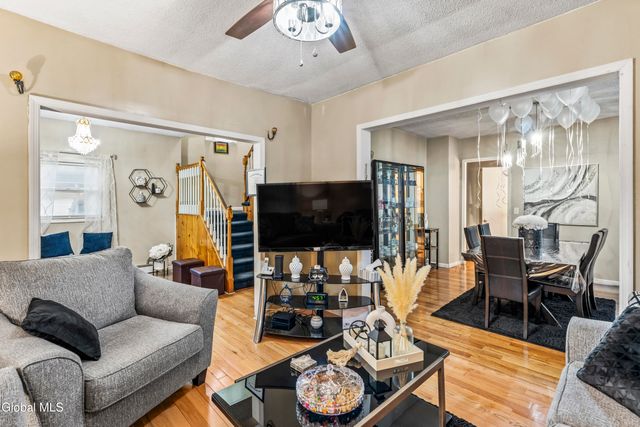 122 Haigh Avenue, Schenectady, NY 12304