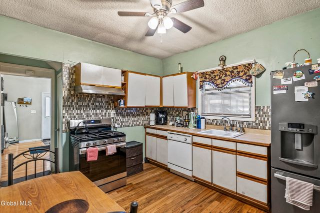 122 Haigh Avenue, Schenectady, NY 12304