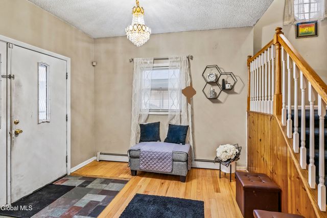 122 Haigh Avenue, Schenectady, NY 12304