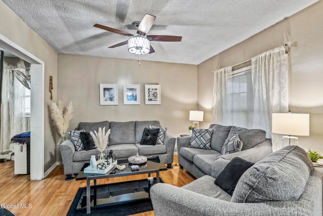 122 Haigh Avenue, Schenectady, NY 12304