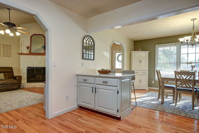 166 Nicole Drive, Mount Carmel, TN 37645