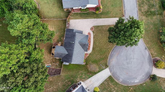 166 Nicole Drive, Mount Carmel, TN 37645