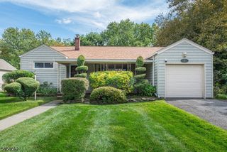 15 Jordan Rd, Fair Lawn Boro, NJ 07410