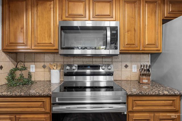 621 W Broadway Ave, Meridian, ID 83642