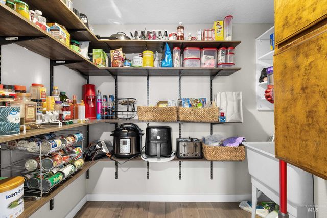 621 W Broadway Ave, Meridian, ID 83642