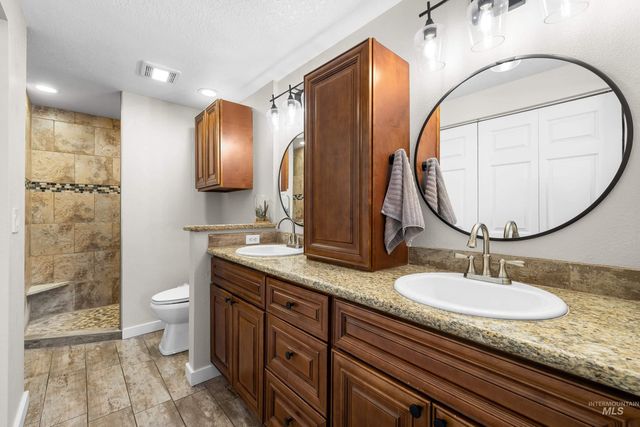 621 W Broadway Ave, Meridian, ID 83642