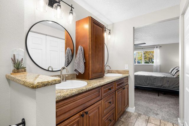 621 W Broadway Ave, Meridian, ID 83642