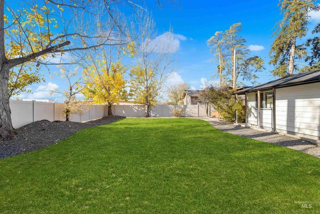 621 W Broadway Ave, Meridian, ID 83642