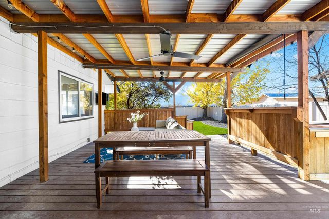 621 W Broadway Ave, Meridian, ID 83642