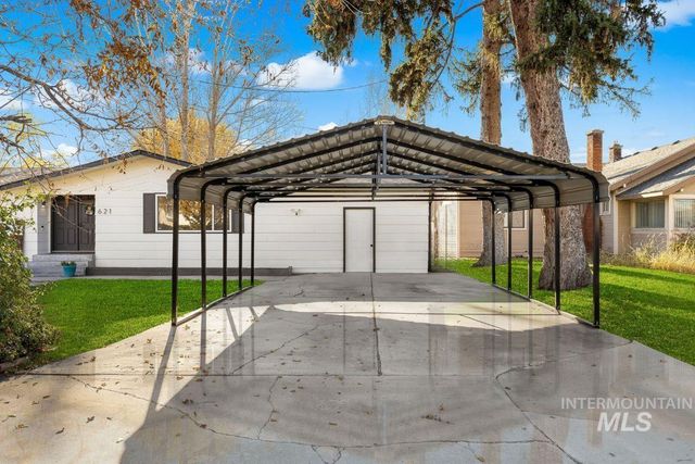 621 W Broadway Ave, Meridian, ID 83642