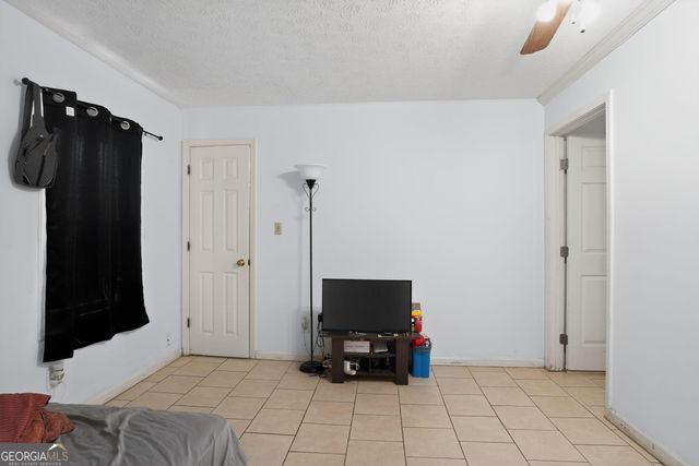 4103 Deerbrook Way SW, Lilburn, GA 30047