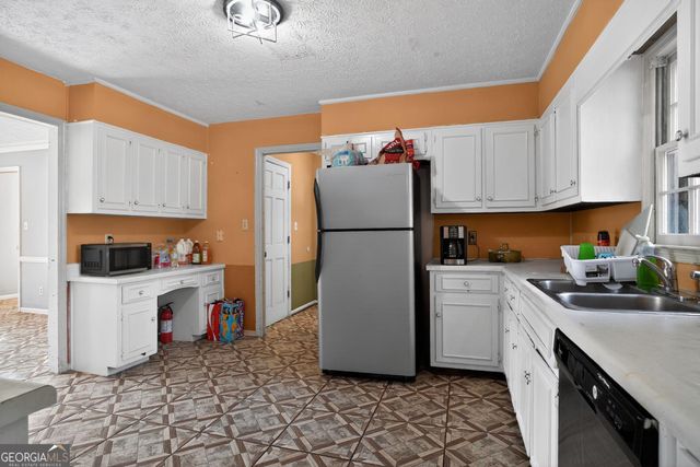 4103 Deerbrook Way SW, Lilburn, GA 30047