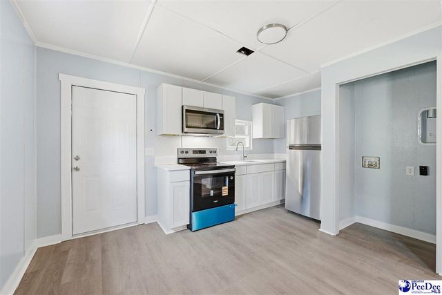 311 Barnes St, Mullins, SC 29574