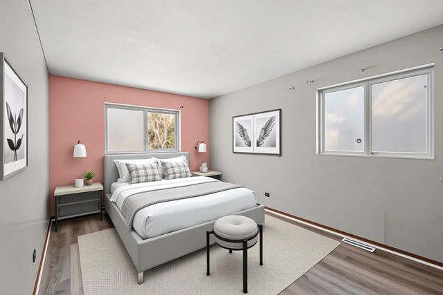 18945 W Old Plank Road, Grayslake, IL 60030