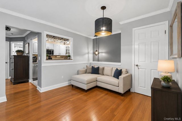 190 Lake Pointe Circle 190, Middle Island, NY 11953