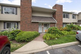 190 Lake Pointe Circle 190, Middle Island, NY 11953
