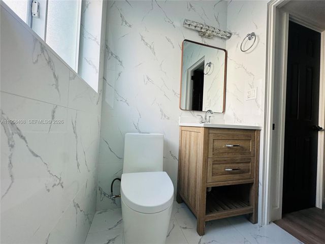 3052 SW 6th St, Miami, FL 33135