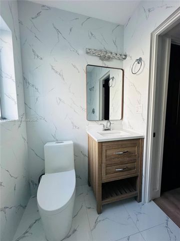 3052 SW 6th St, Miami, FL 33135