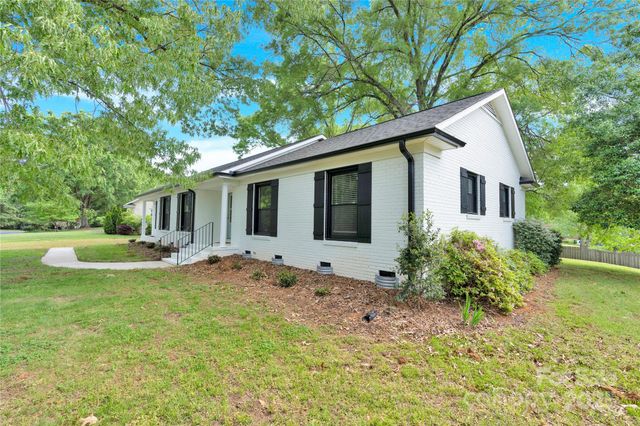 6600 Knightswood Drive, Charlotte, NC 28226