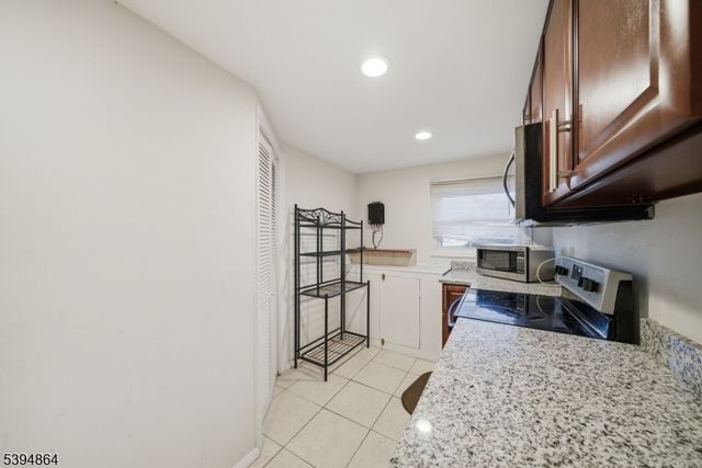 32 Hardwick Ct, Parsippany-troy Hills Twp., NJ 07054